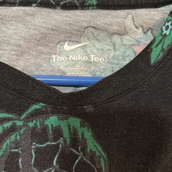 Nike Embroidered Tropical Print Short Sleeve Tee M - Picture 3 of 5